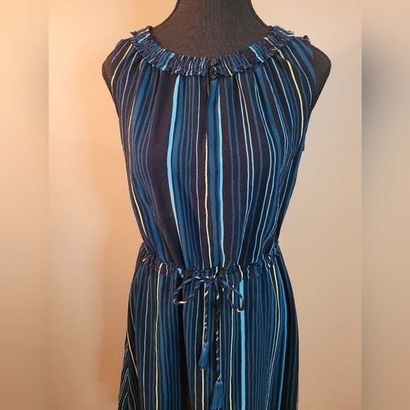 JOE FRESH Sleeveless, Tassle Cinched Waist, Ruffle Neckline Dress, Size Small - Picture 4 of 11